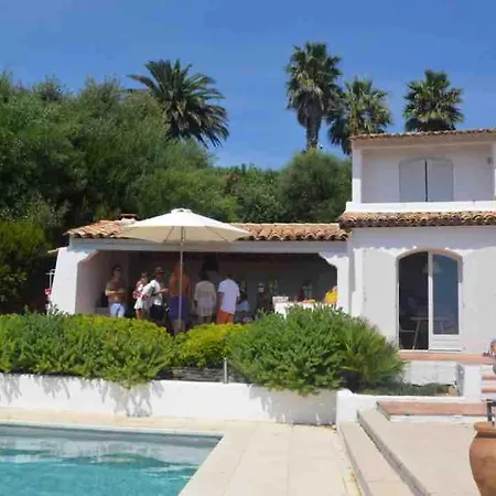 Quiet 4 Bedrooms Full Sea View Heated Pool فيلة *