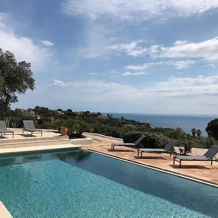 Quiet 4 Bedrooms Full Sea View Heated Pool * سانت ماكسيم